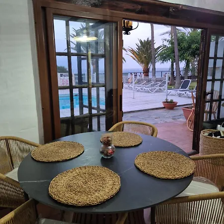 8i Ocean Front Playa 4 *