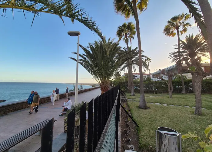 8i Ocean Front Playa 4 アパート *